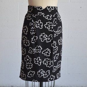 black & white high waisted floral daisy print skirt, small